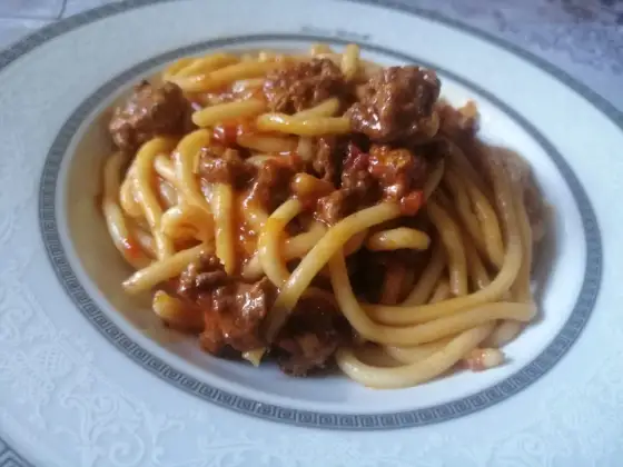 Pici al ragù, come fare un piatto toscano davvero perfetto